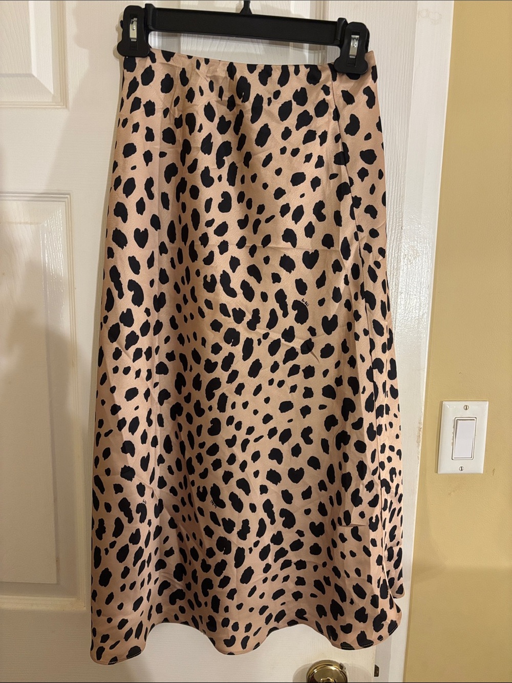 Beige Leopard Print Midi Skirt with Black Spots Size S